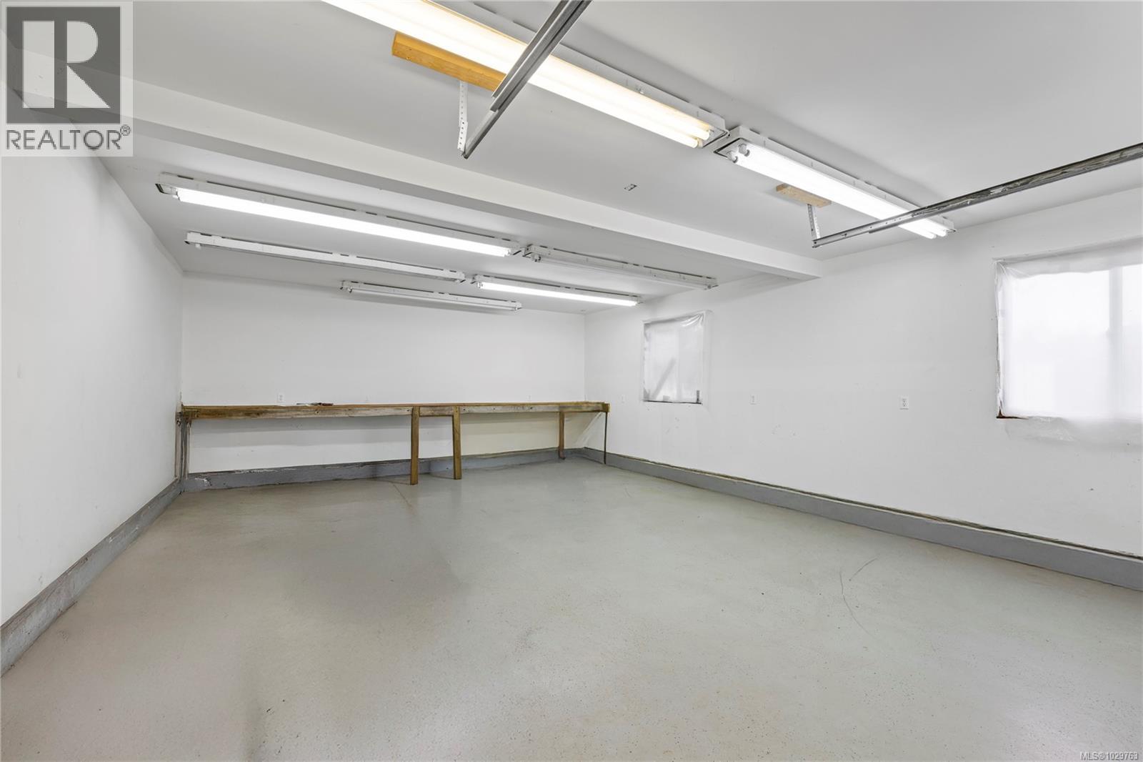 1968 ESTEVAN RD - 29