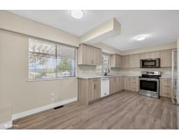 14085 114a Avenue, Surrey, BC V3R2N6 Photo 10