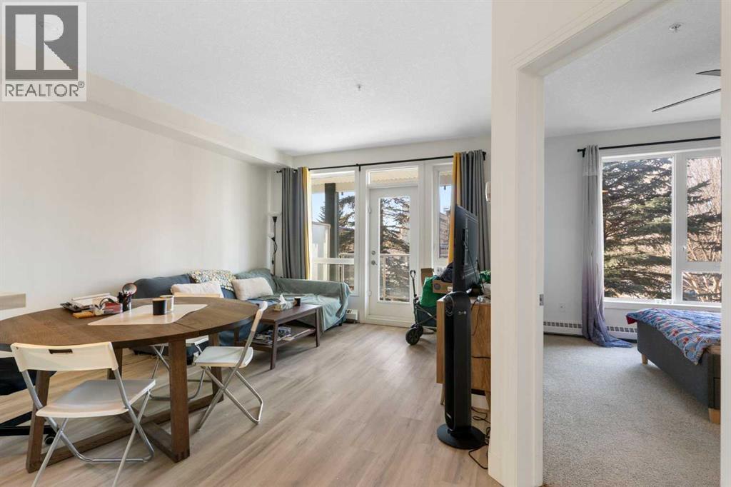 Single Family House for Sale in    Avenue NW Varsity Calgary 