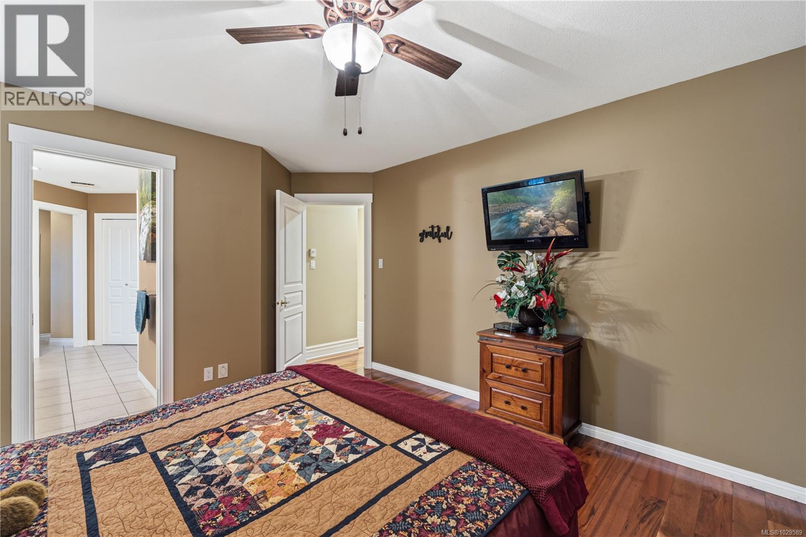 564 HAZELWOOD PL - 20