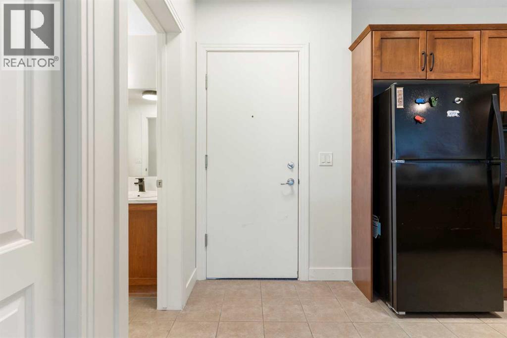 Single Family House for Sale in    Avenue NW Varsity Calgary 