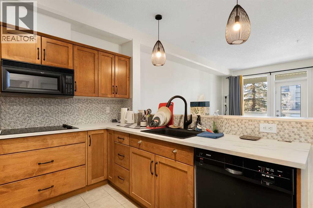 Single Family House for Sale in    Avenue NW Varsity Calgary 