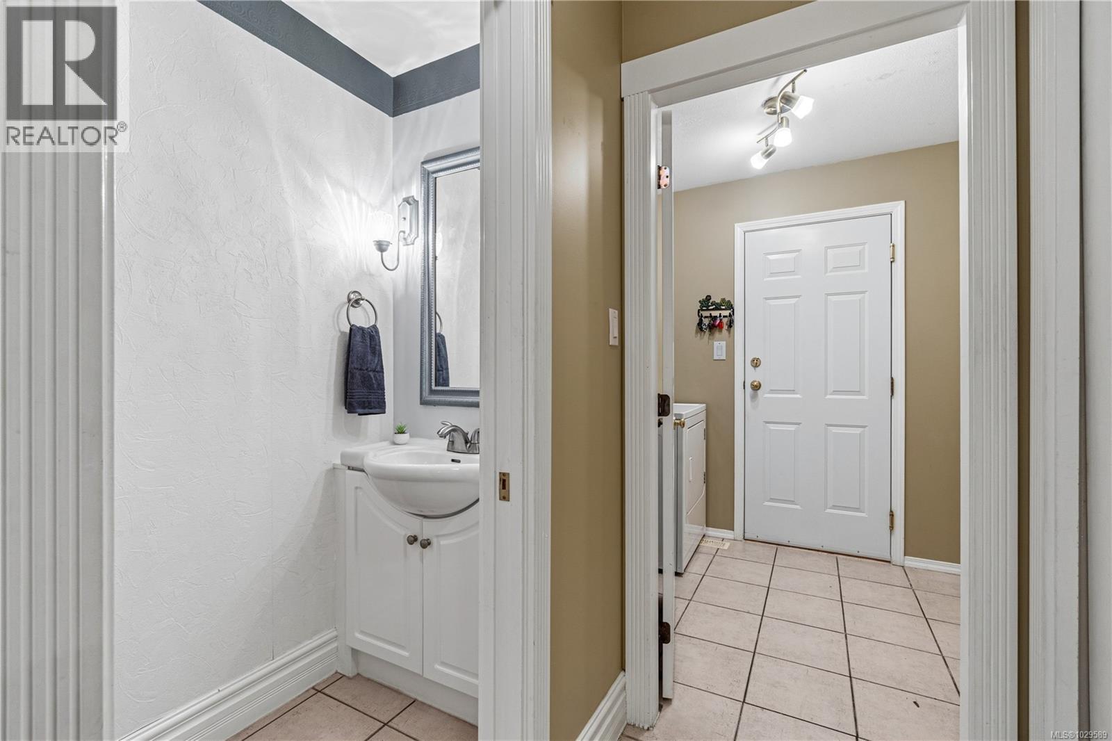 564 HAZELWOOD PL - 28