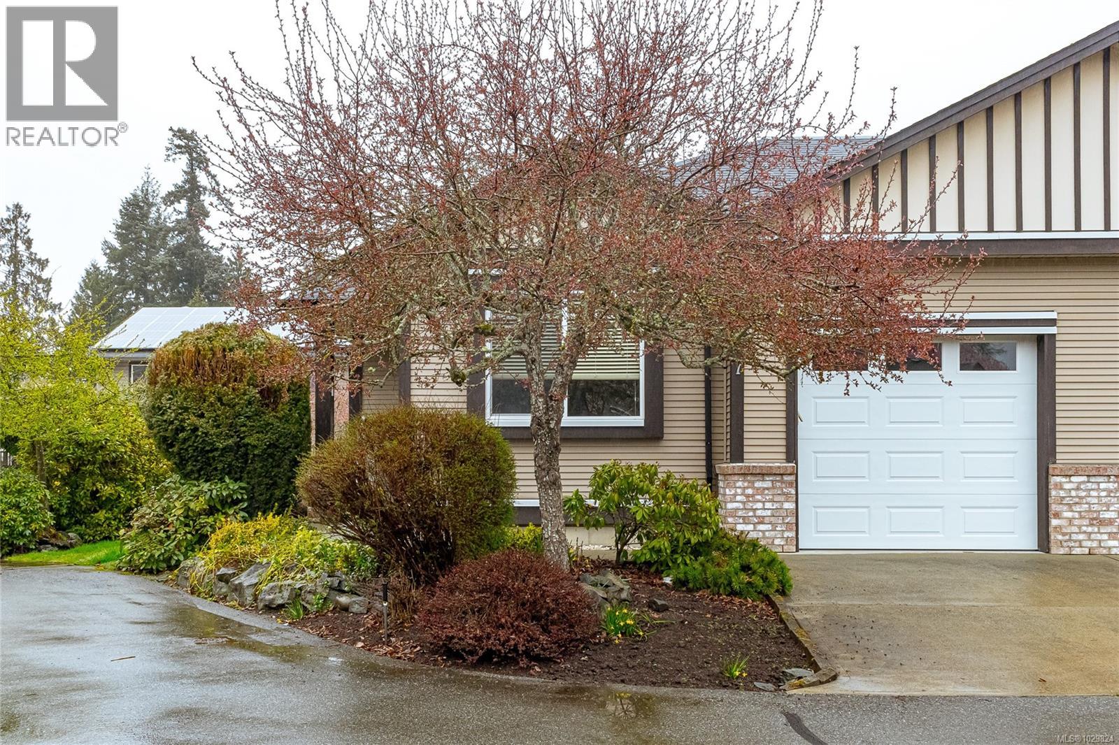 #7 3110 COOK ST - Image 2