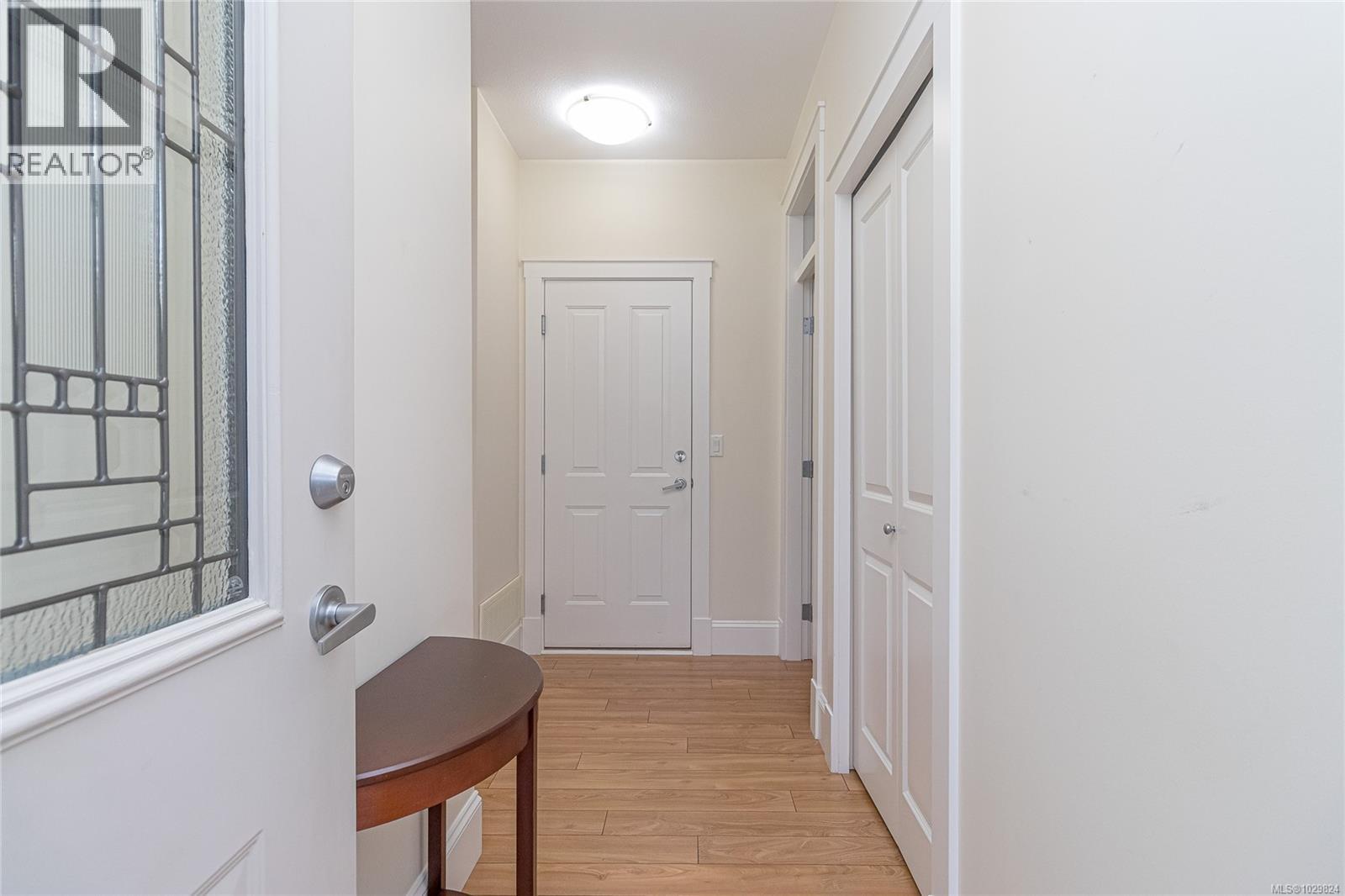 #7 3110 Cook St - 4