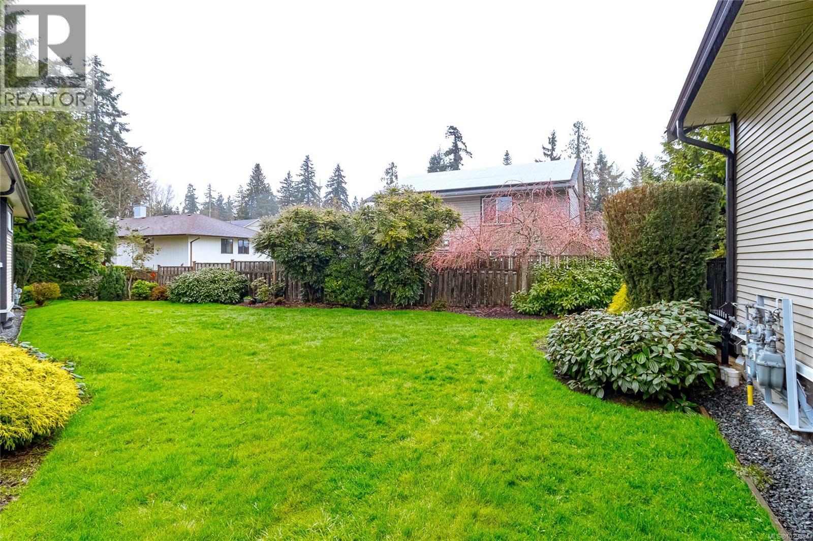 #7 3110 COOK ST - 33