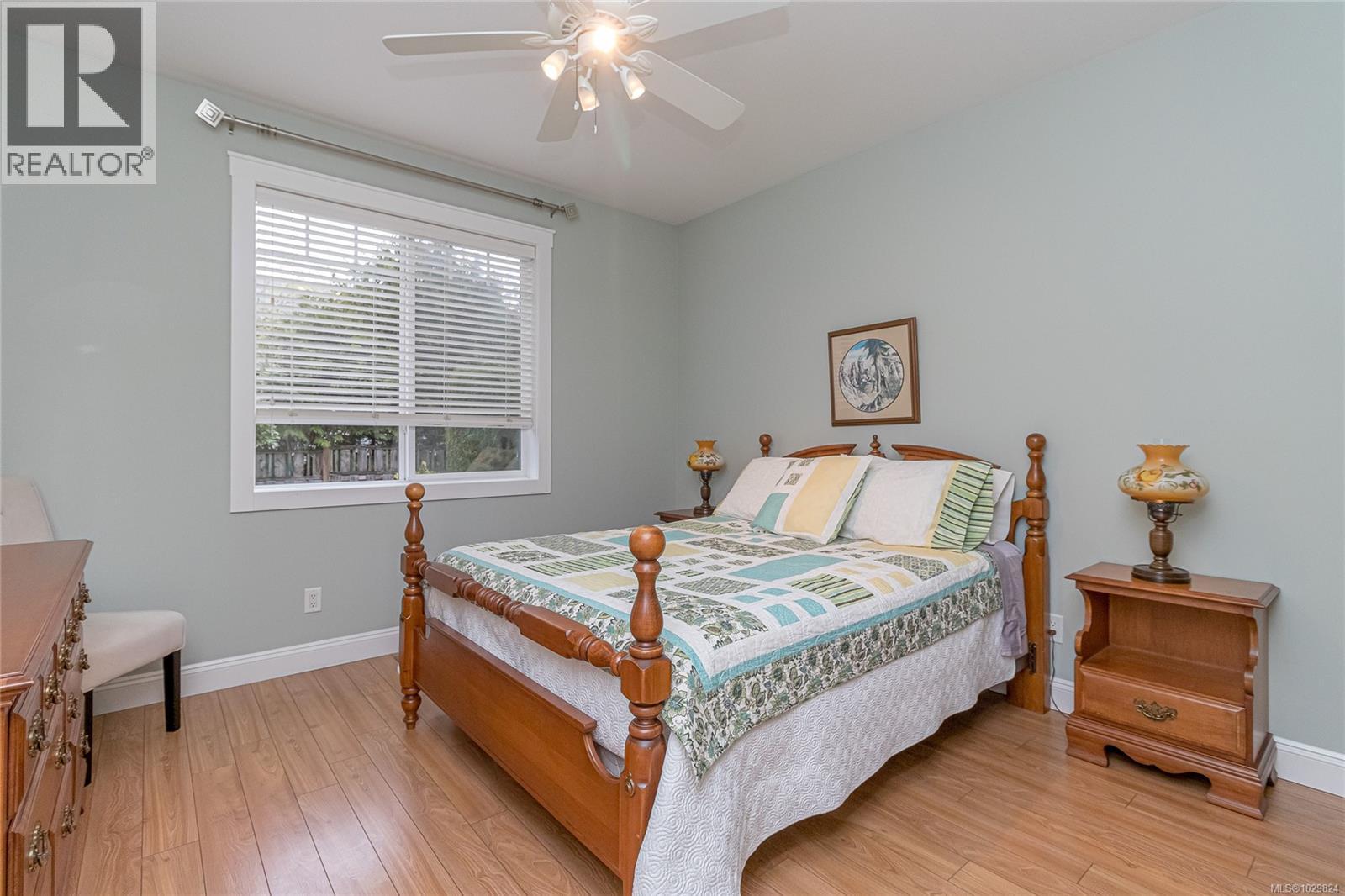 #7 3110 COOK ST - 19