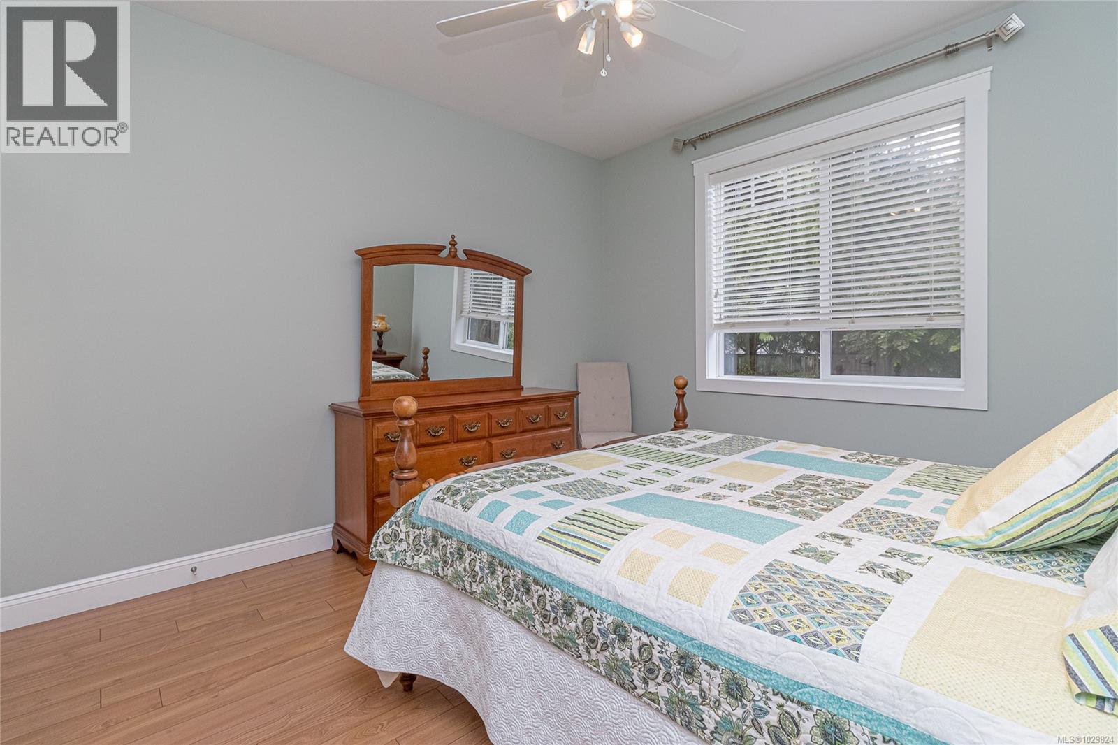 #7 3110 COOK ST - 20