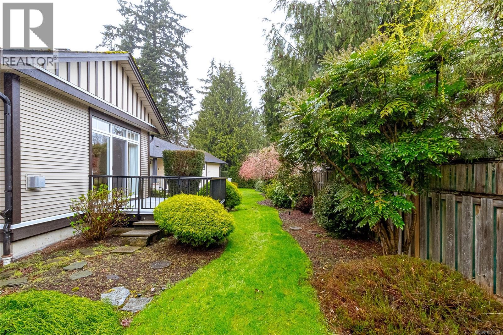 #7 3110 COOK ST - 30