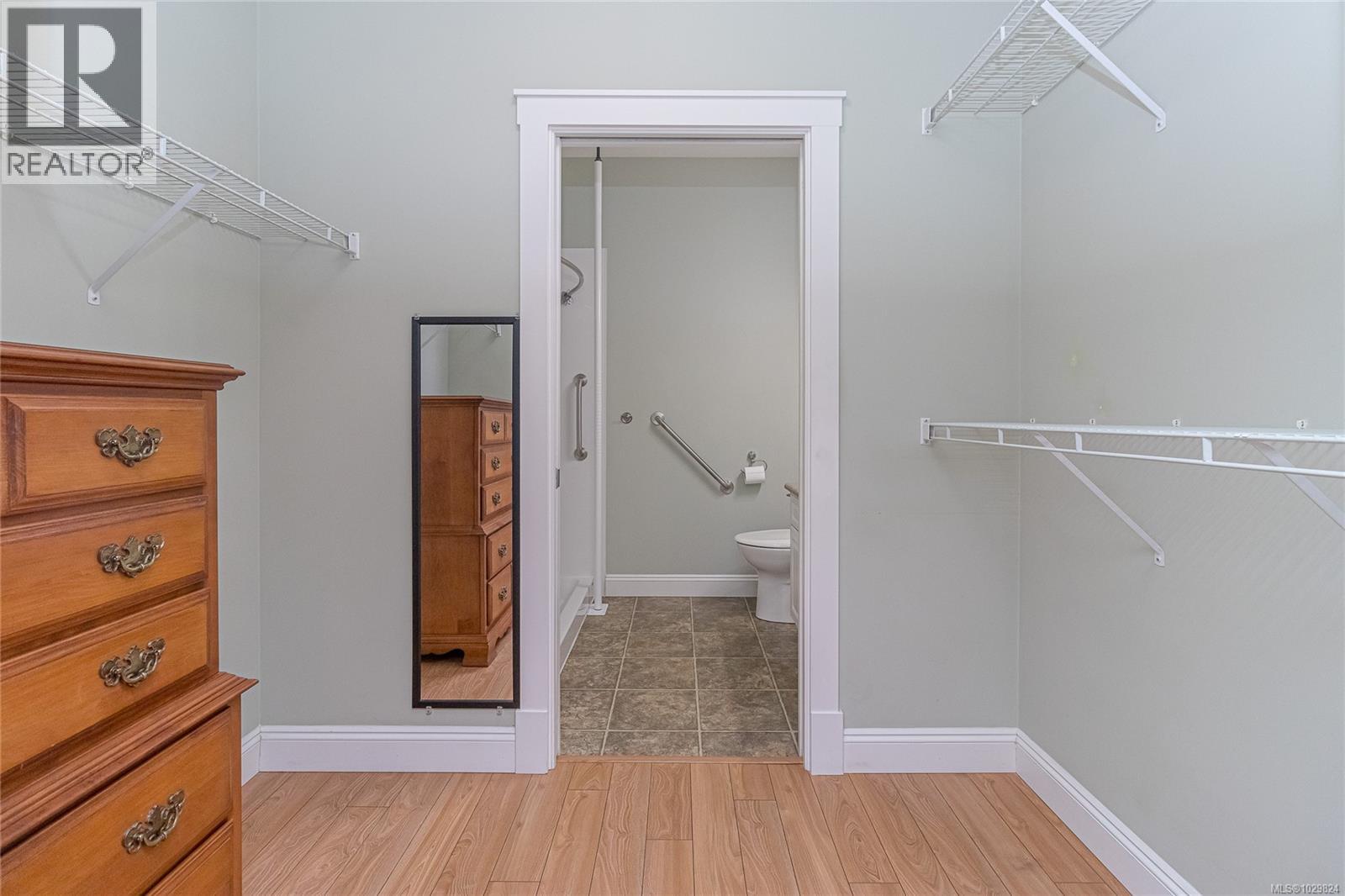 #7 3110 COOK ST - 21