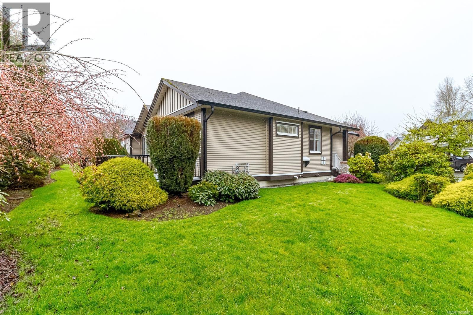 #7 3110 COOK ST - 34