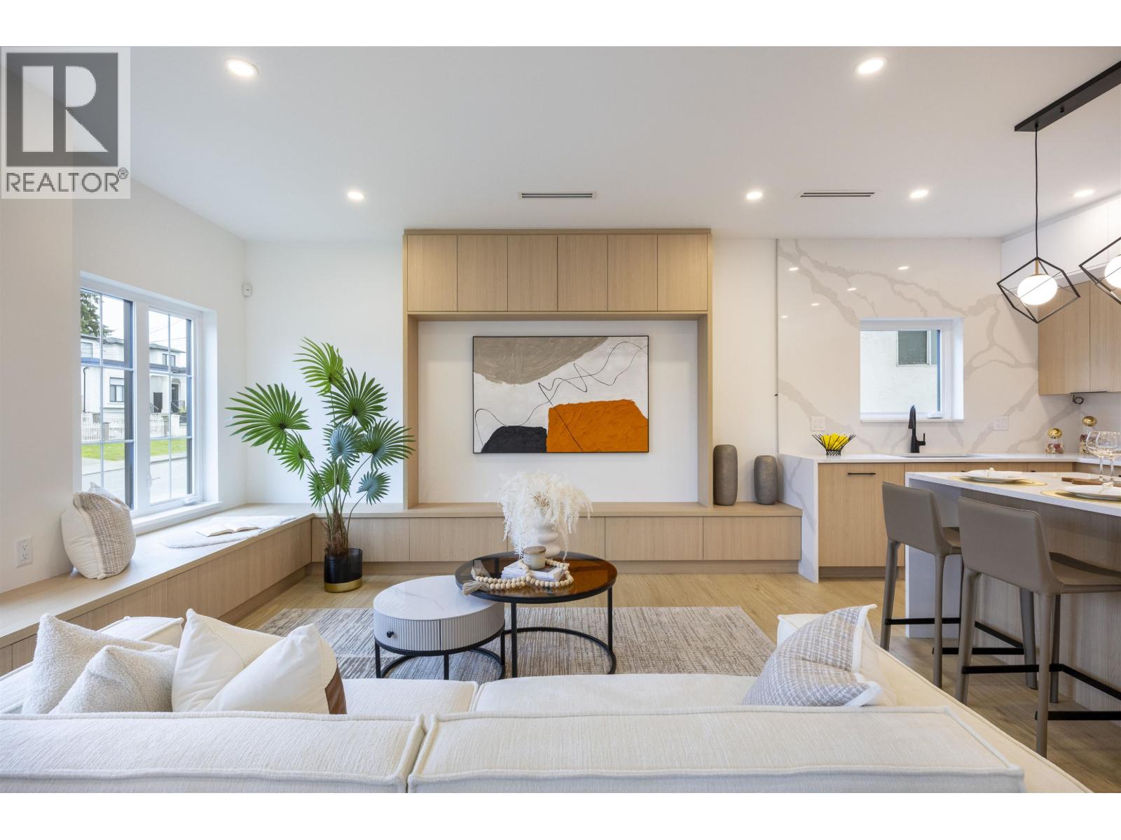 3 7353 12TH AVENUE, Burnaby