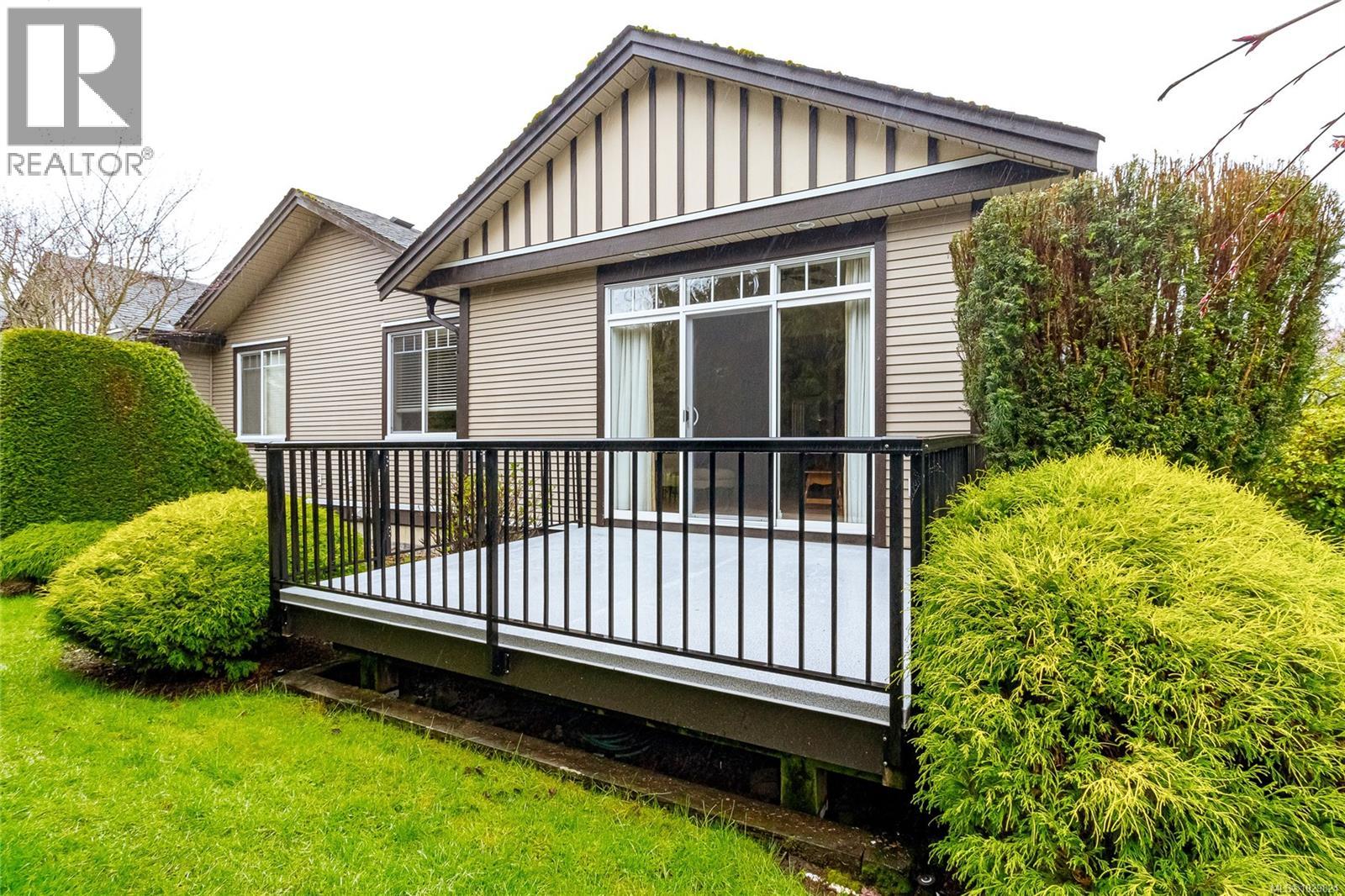 #7 3110 COOK ST - 29