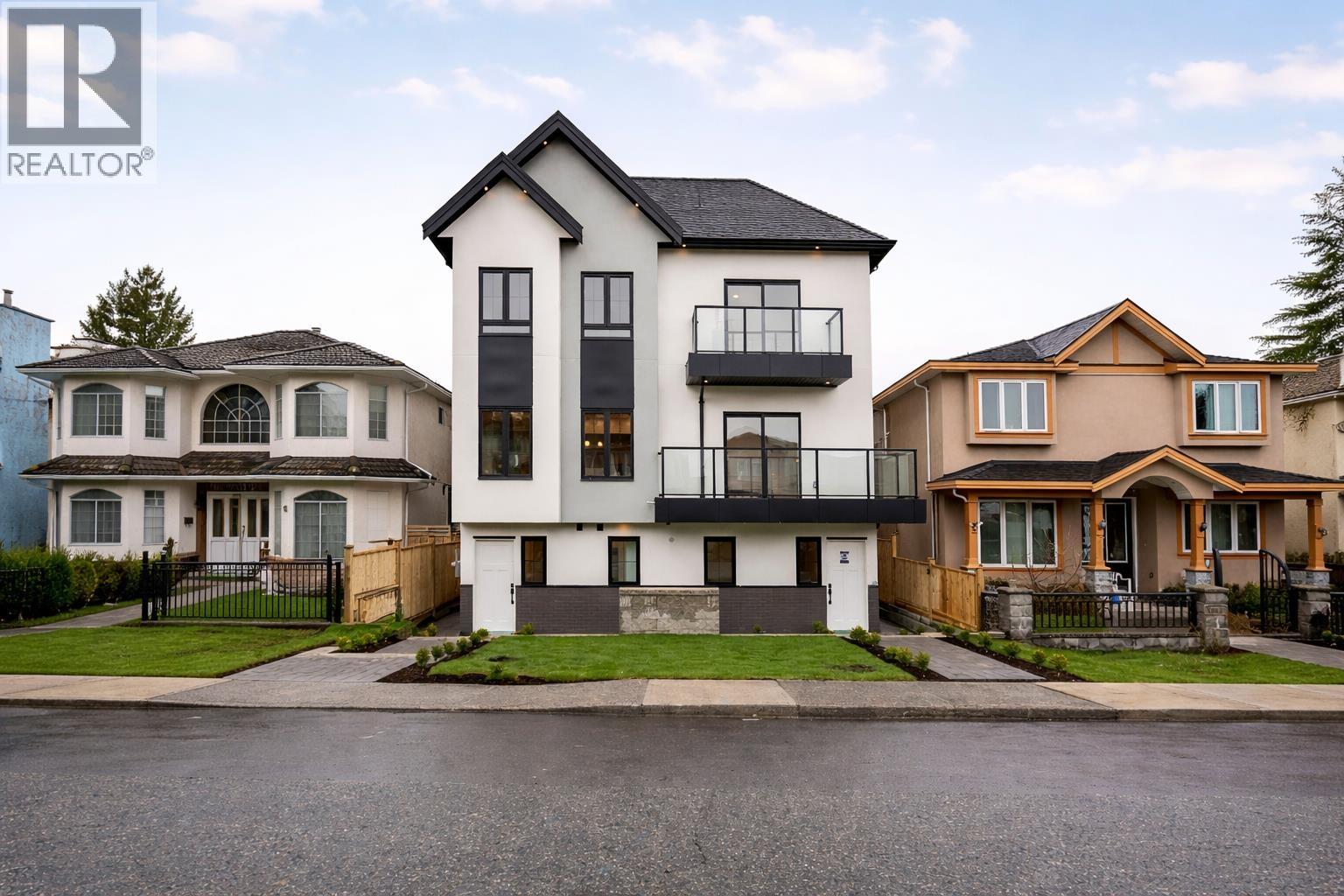 3 7353 12TH Avenue - main photo