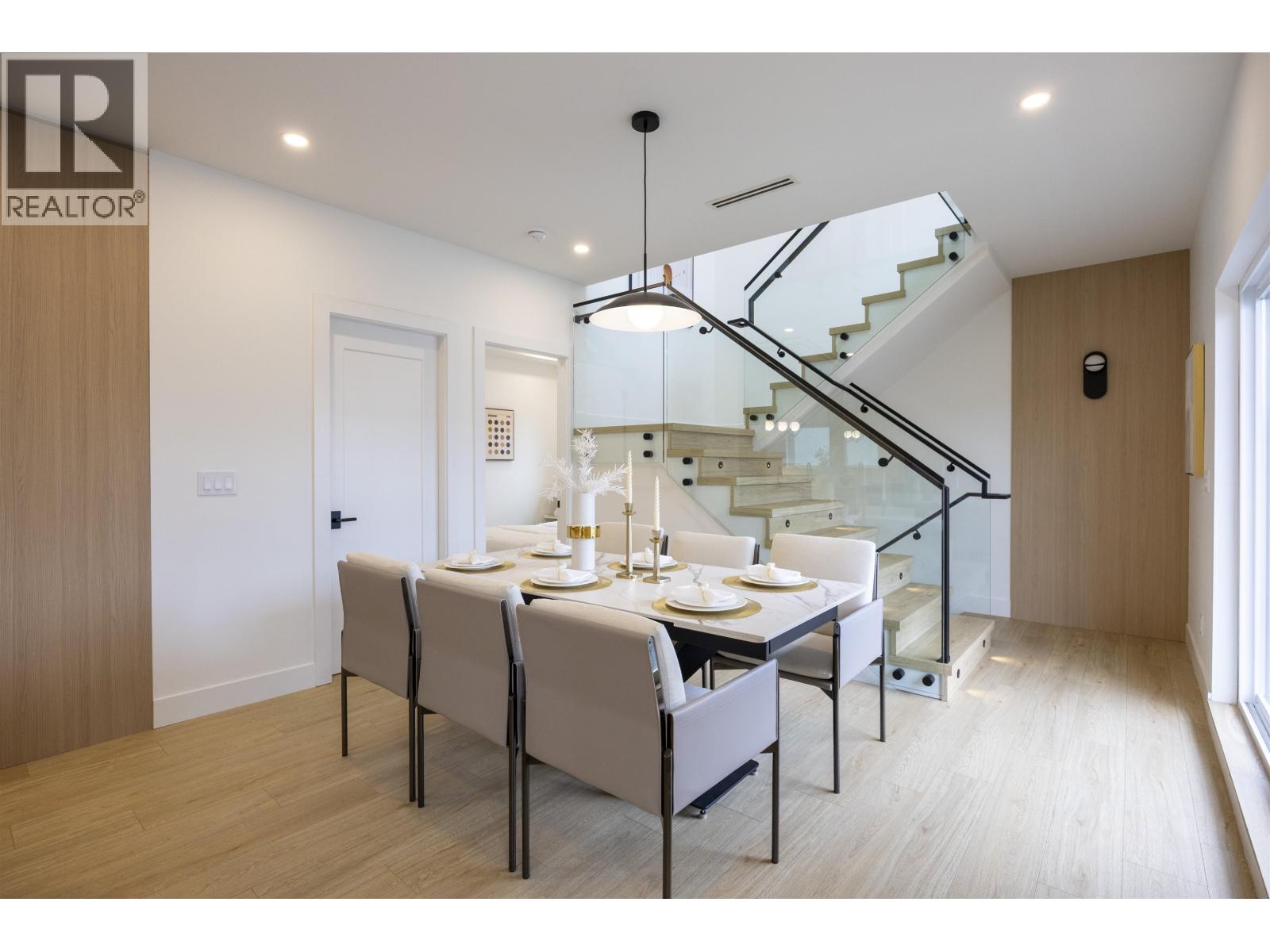 3 7353 12TH AVENUE, Burnaby