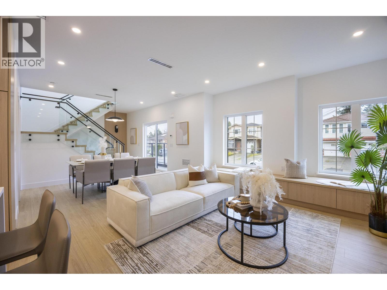 3 7353 12TH AVENUE, Burnaby