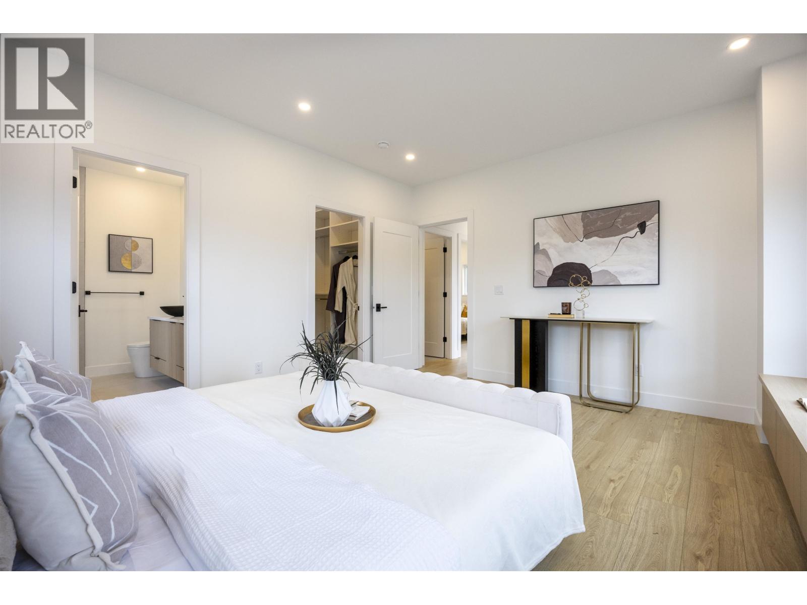 3 7353 12TH AVENUE, Burnaby