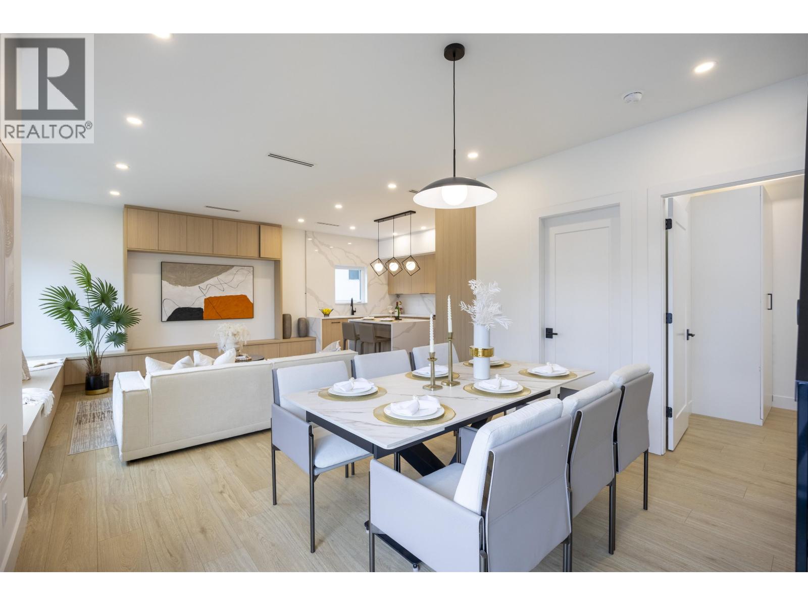 3 7353 12TH AVENUE, Burnaby