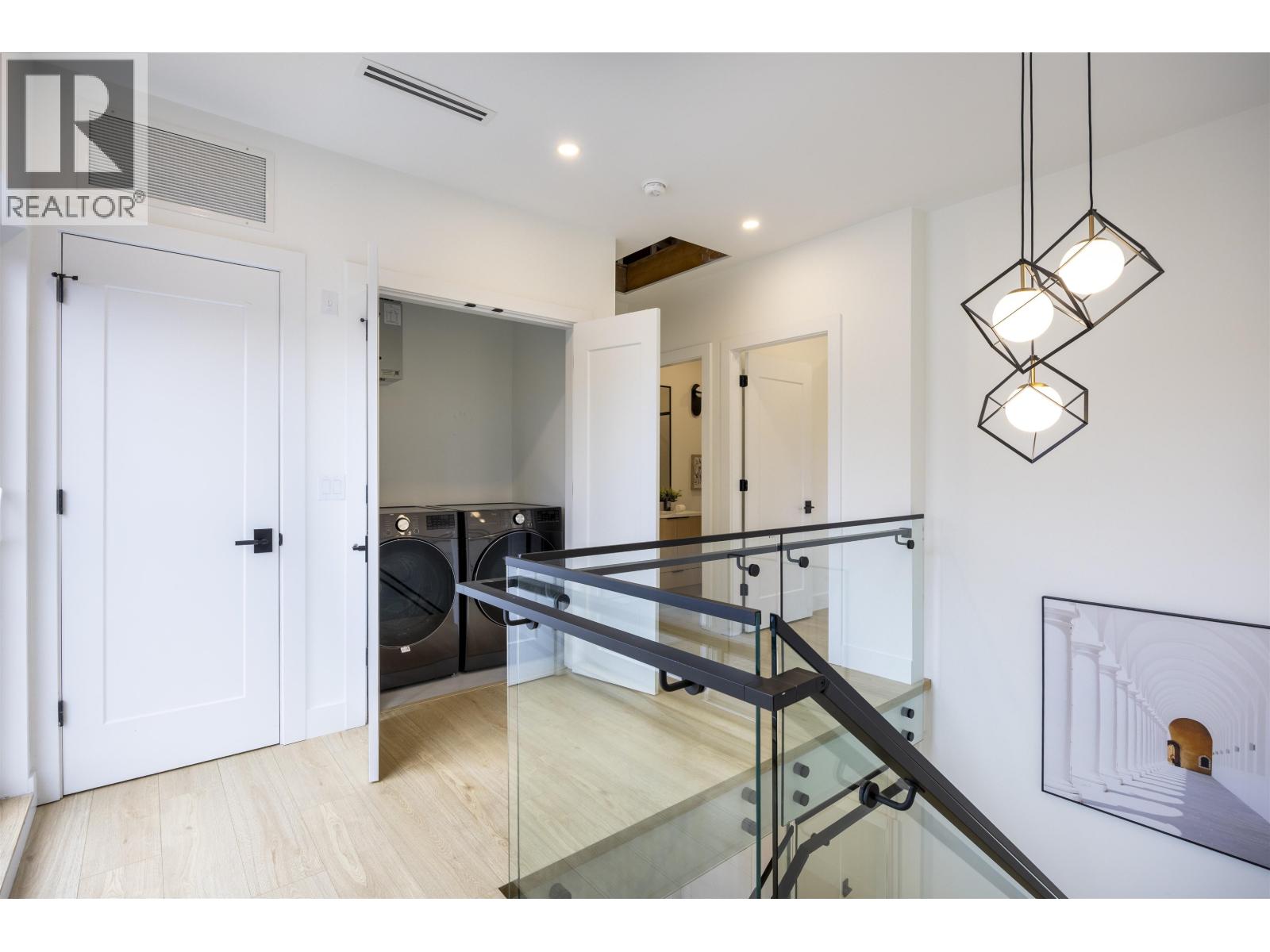 3 7353 12TH AVENUE, Burnaby