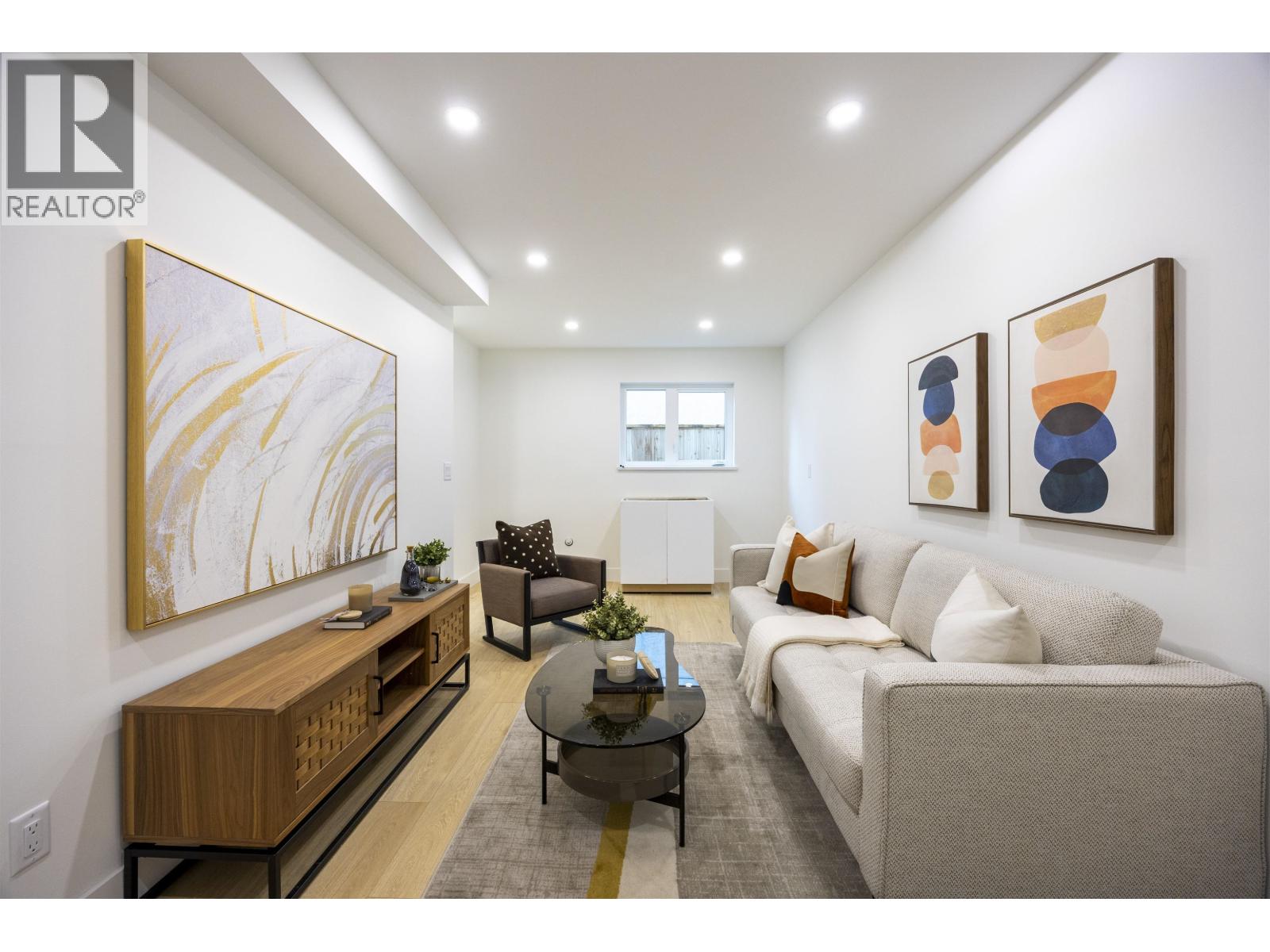 3 7353 12TH AVENUE, Burnaby