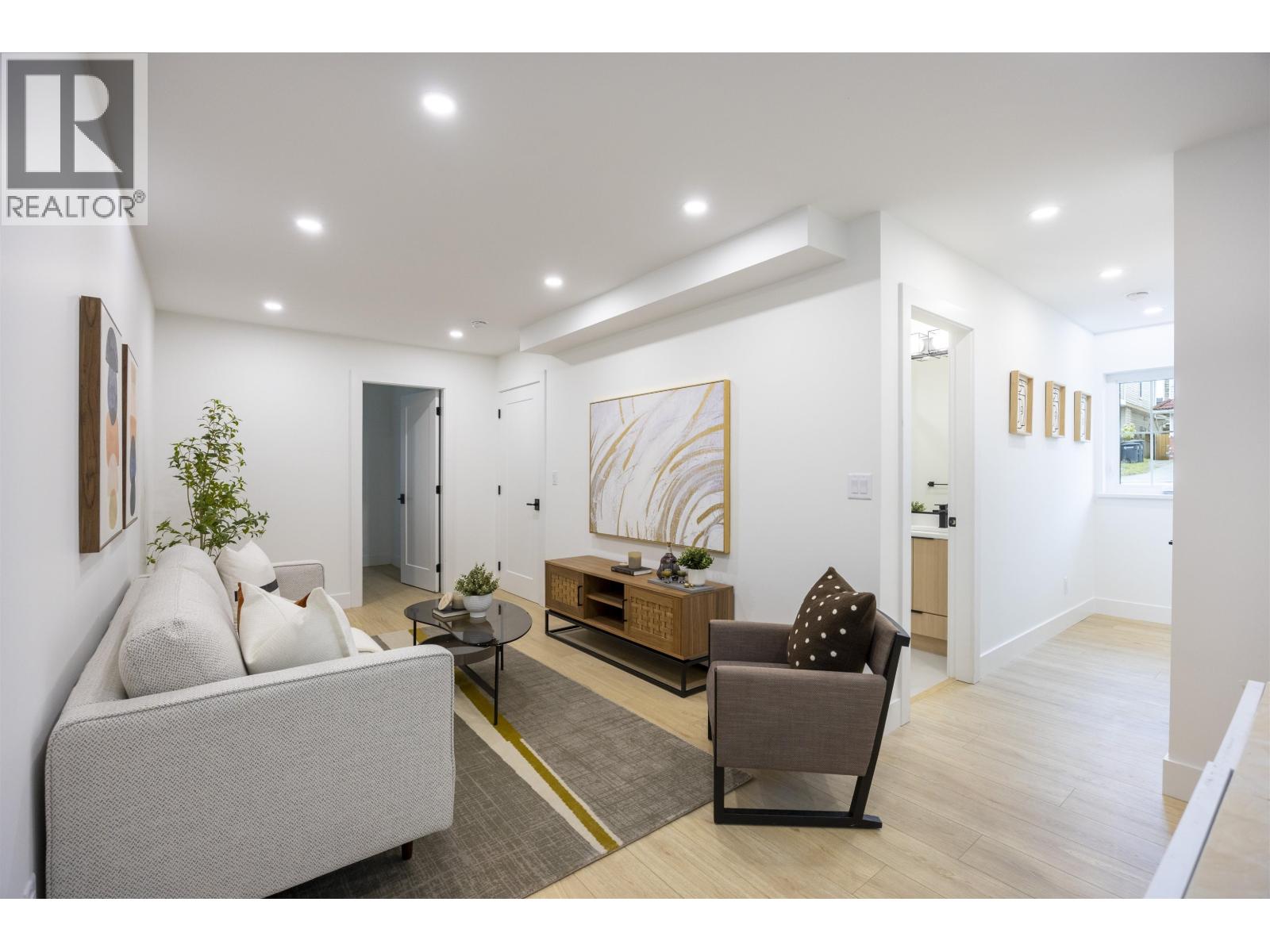 3 7353 12TH AVENUE, Burnaby