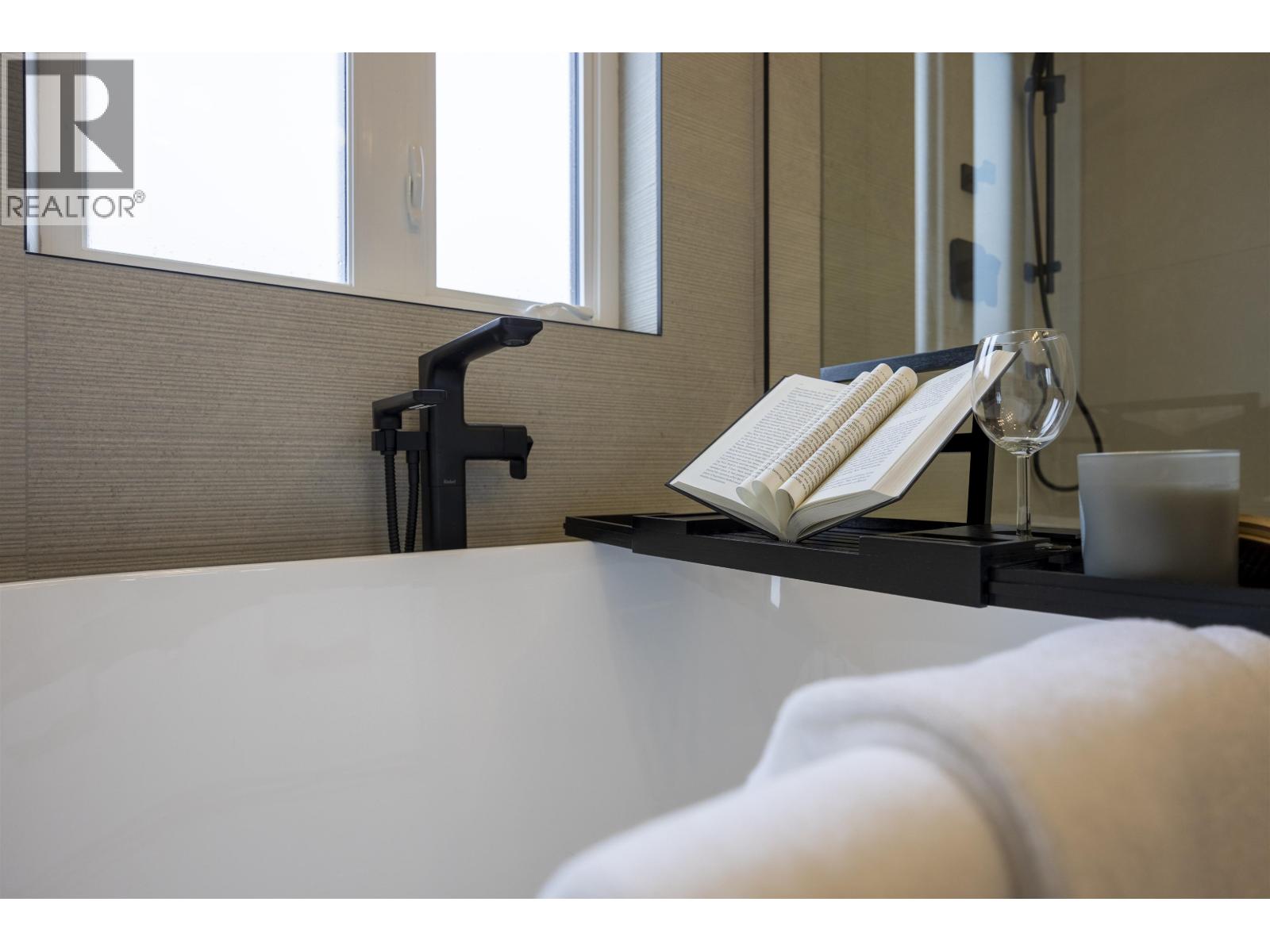 3 7353 12TH AVENUE, Burnaby