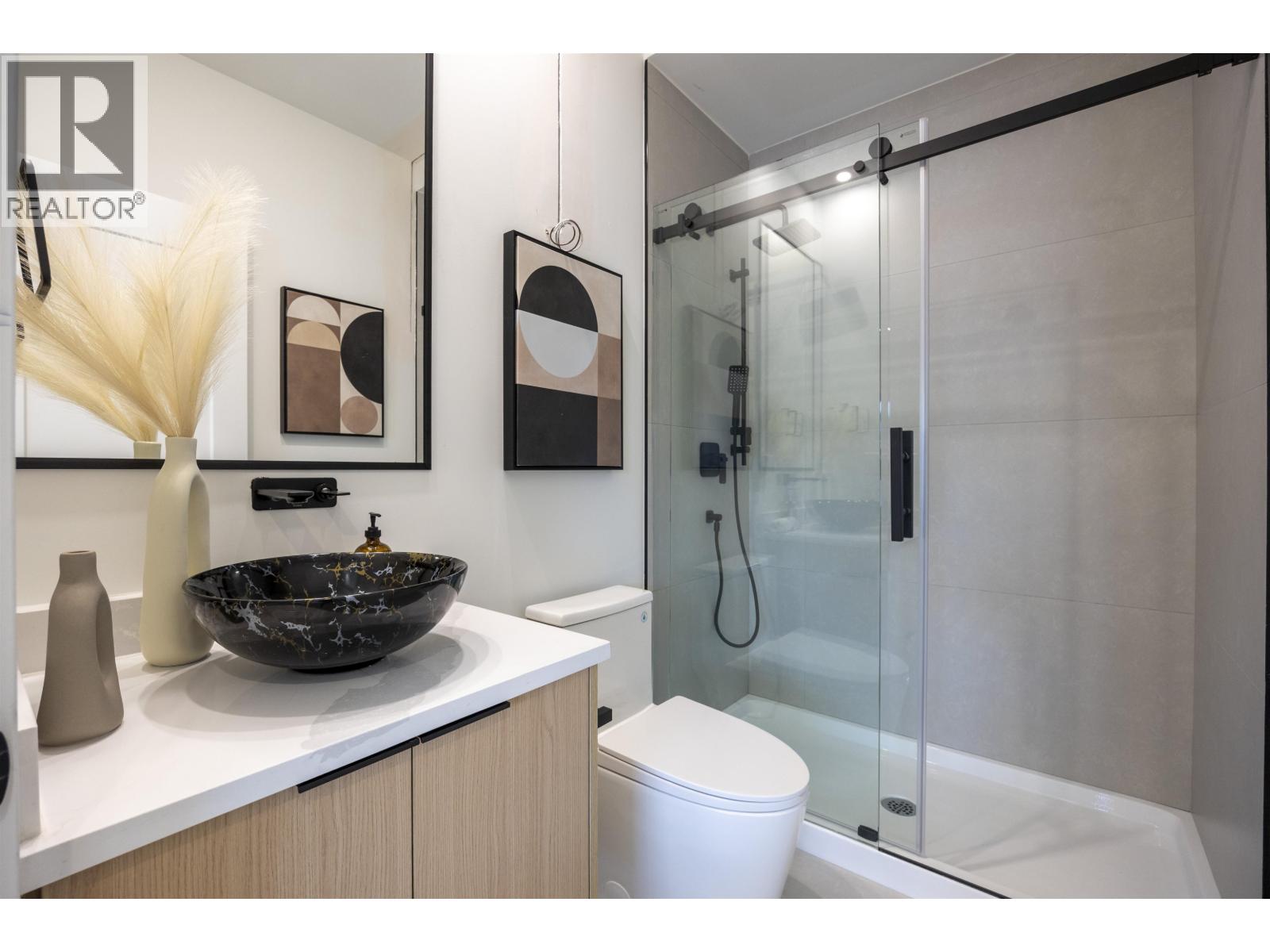 3 7353 12TH AVENUE, Burnaby