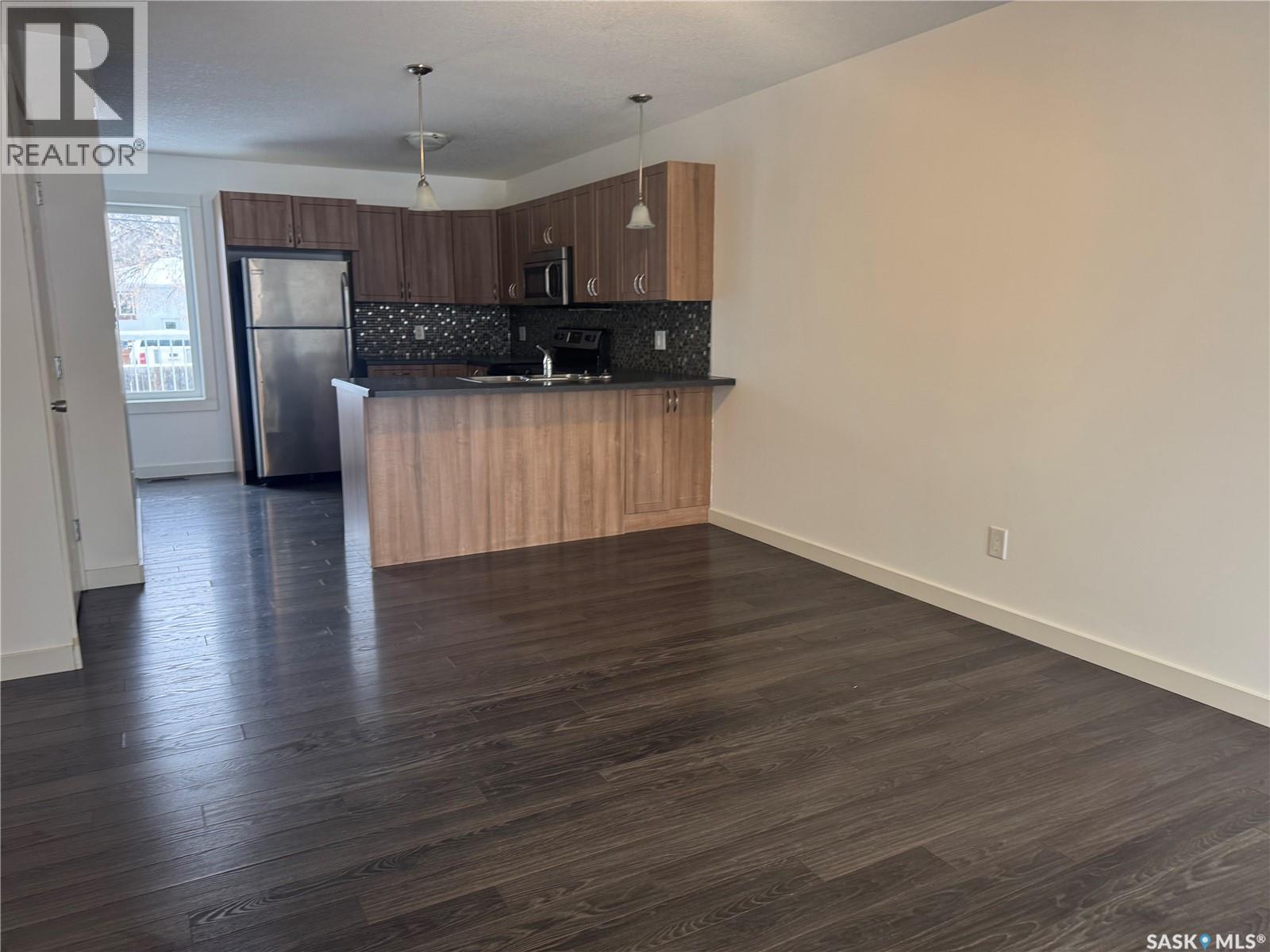 #527 ALEXANDRA STREET - 11
