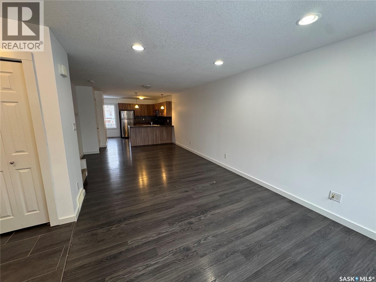 #527 ALEXANDRA STREET - 3