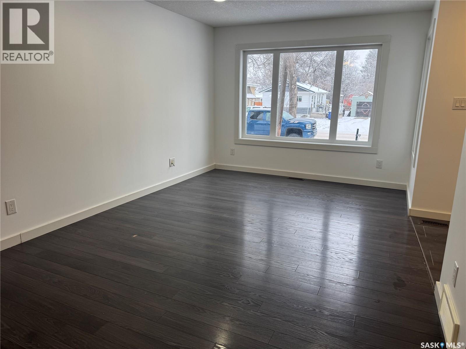 #527 ALEXANDRA STREET - 5