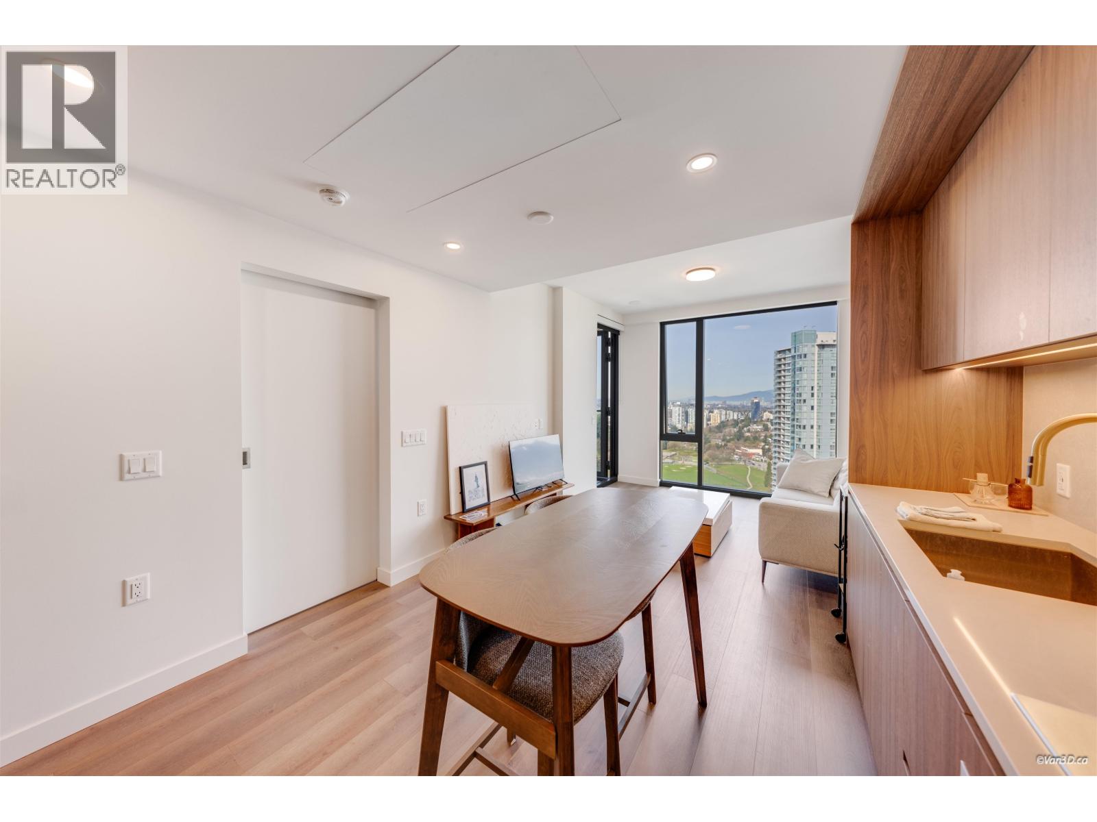 2205 5987 WILSON AVENUE, Burnaby