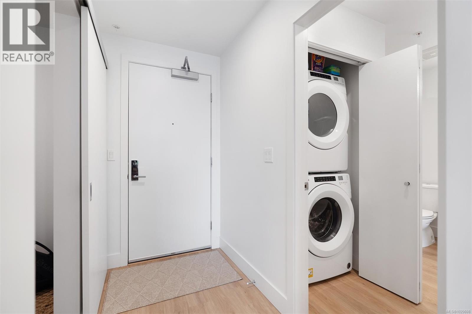 #410 940 REUNION AVE - 9