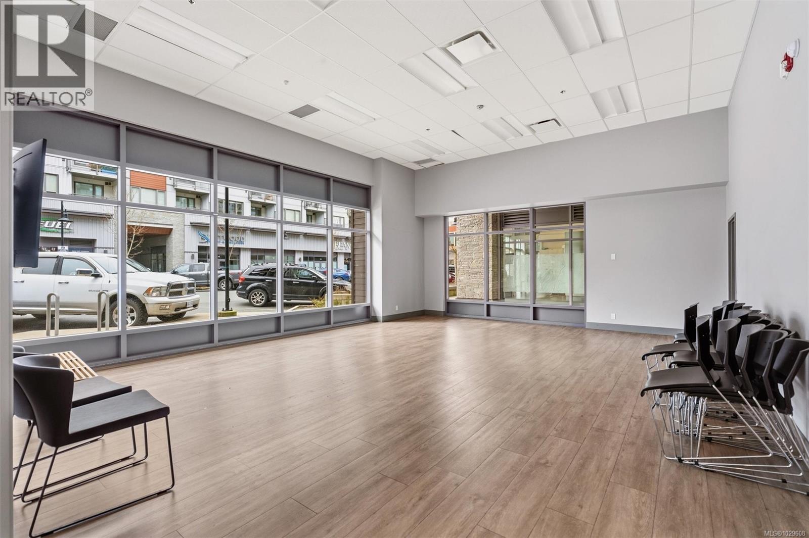 #410 940 REUNION AVE - 36