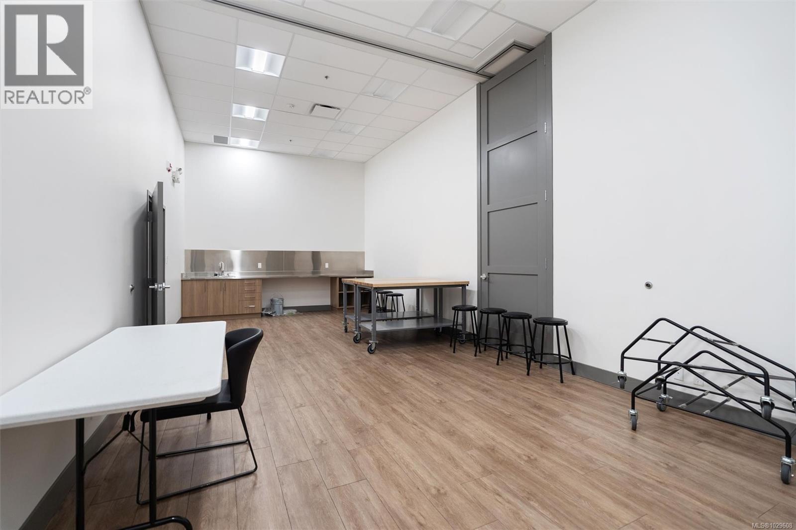 #410 940 REUNION AVE - 39