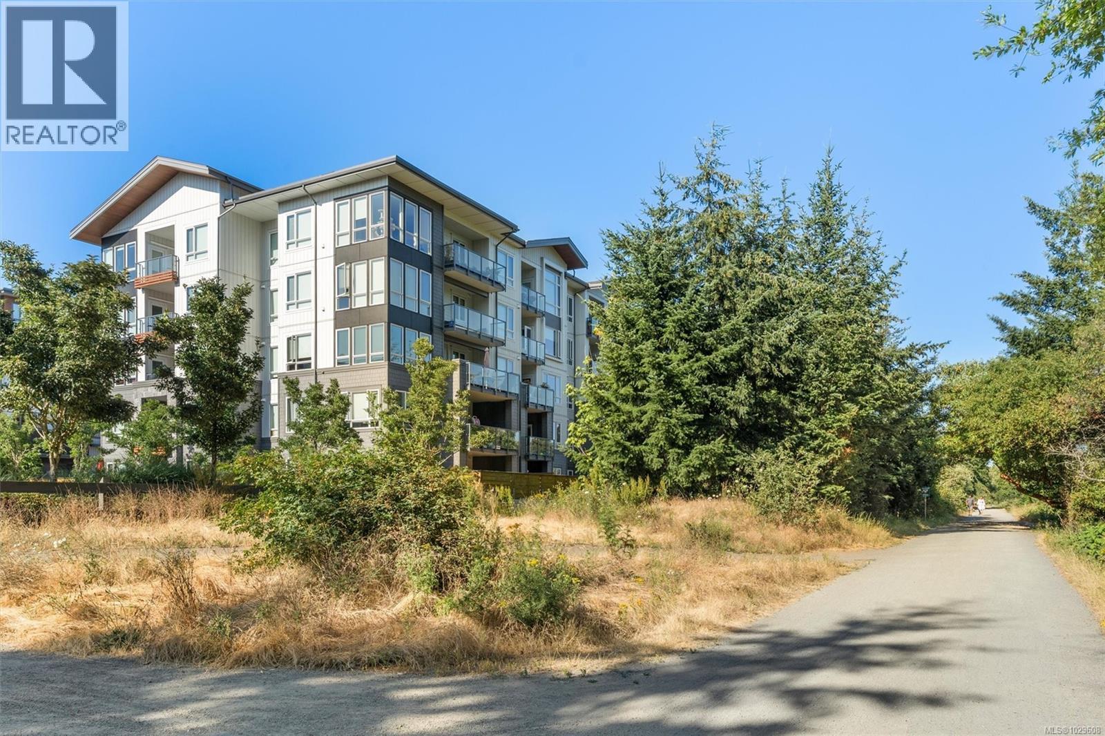 #410 940 REUNION AVE - 21