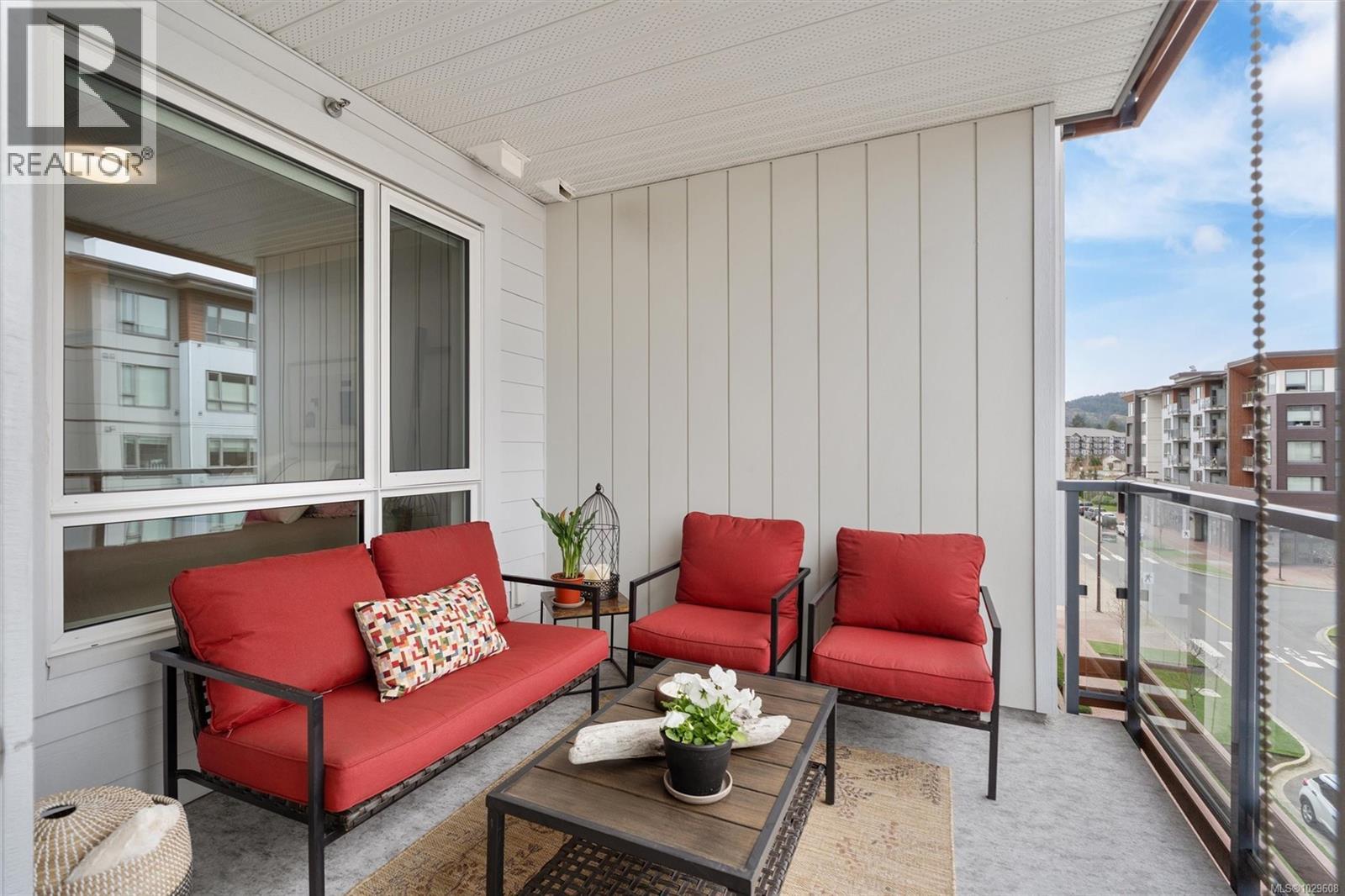 #410 940 REUNION AVE - 16