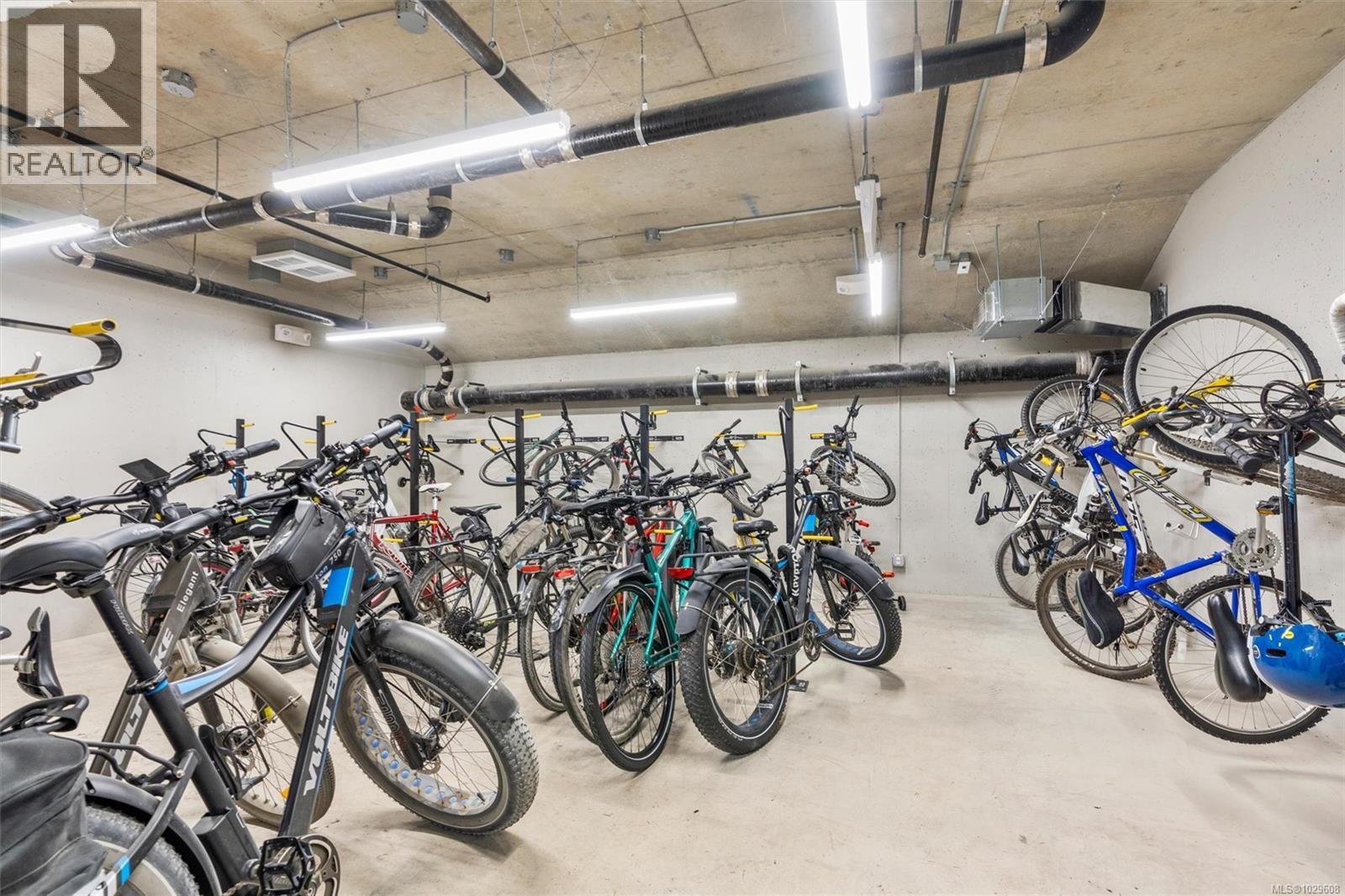 #410 940 REUNION AVE - 28