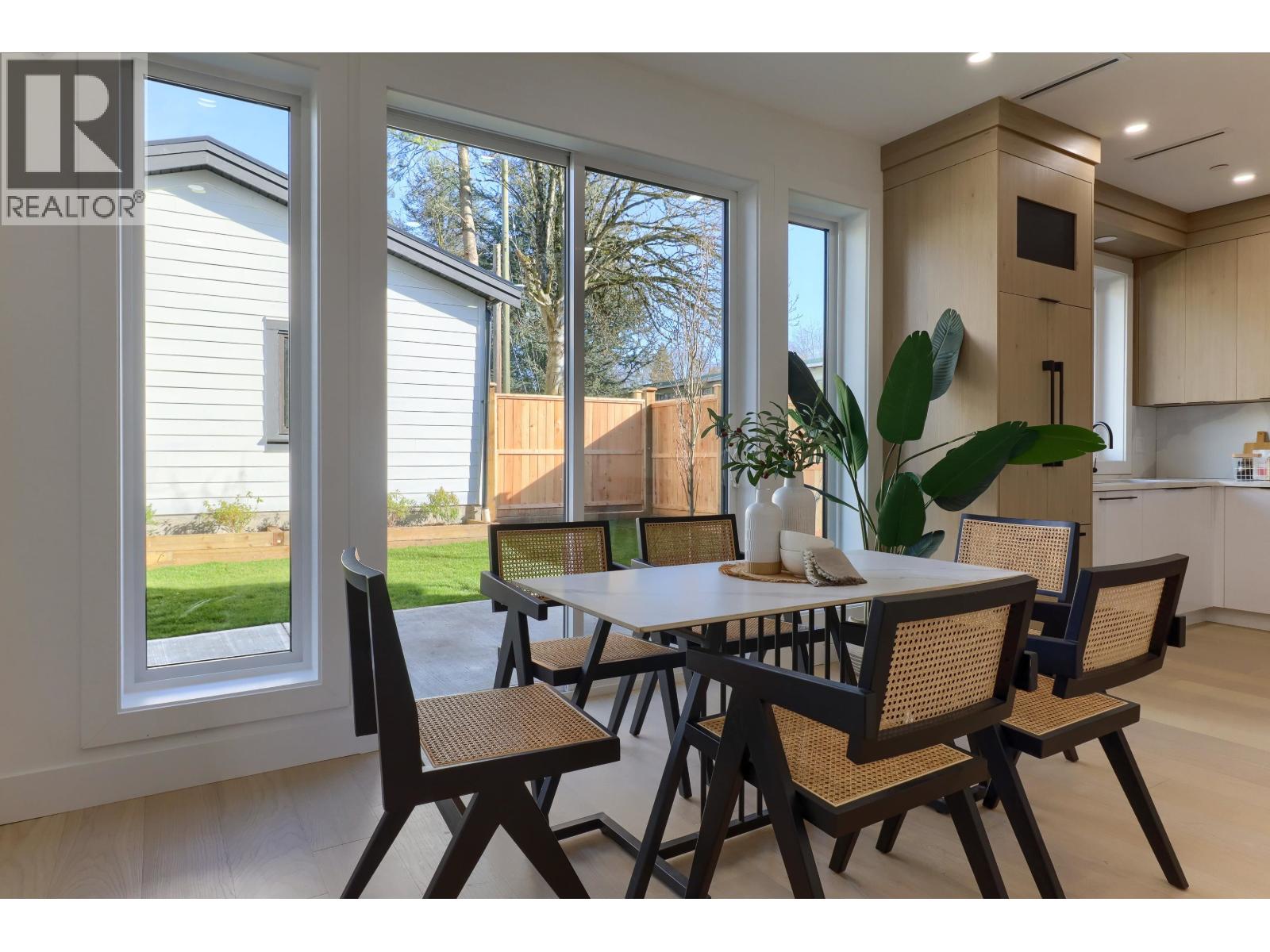 2 4742 ST CATHERINES Street - photo 2