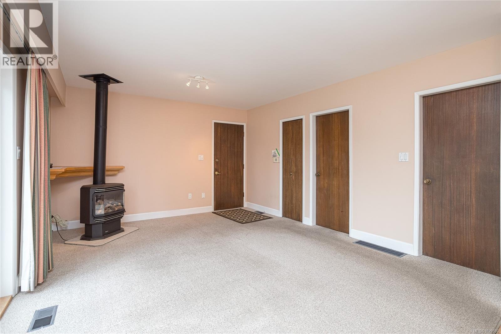  2615 Arbutus Road, Saanich