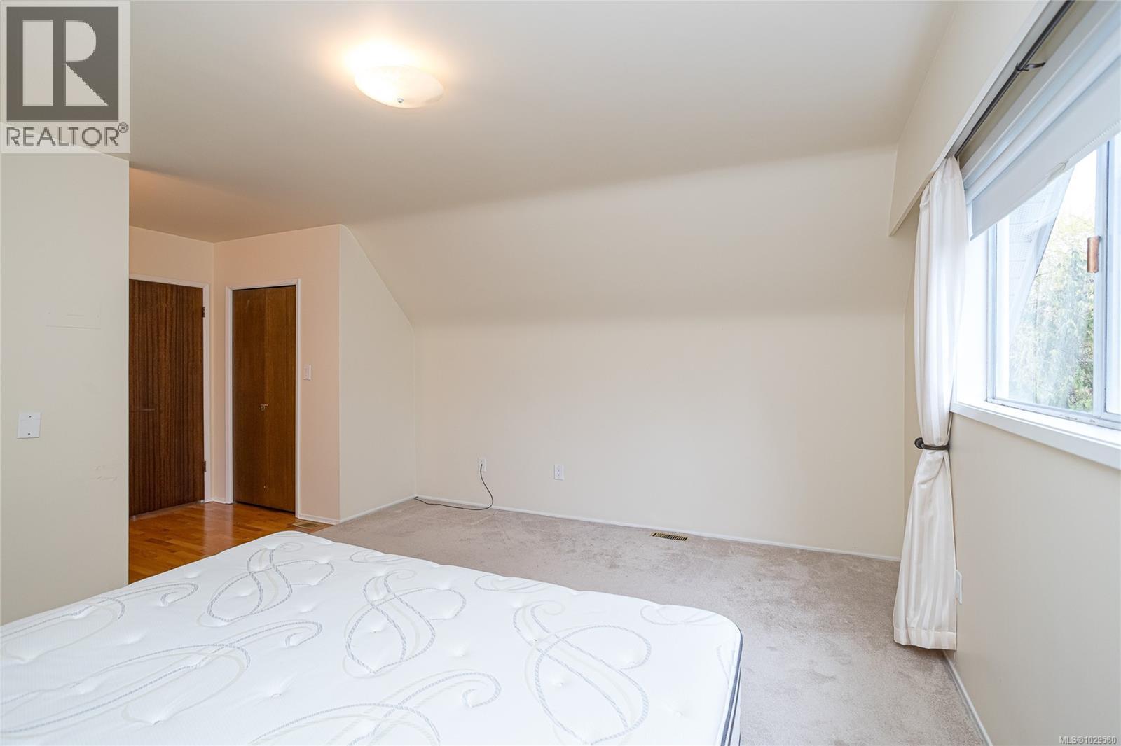  2615 Arbutus Road, Saanich