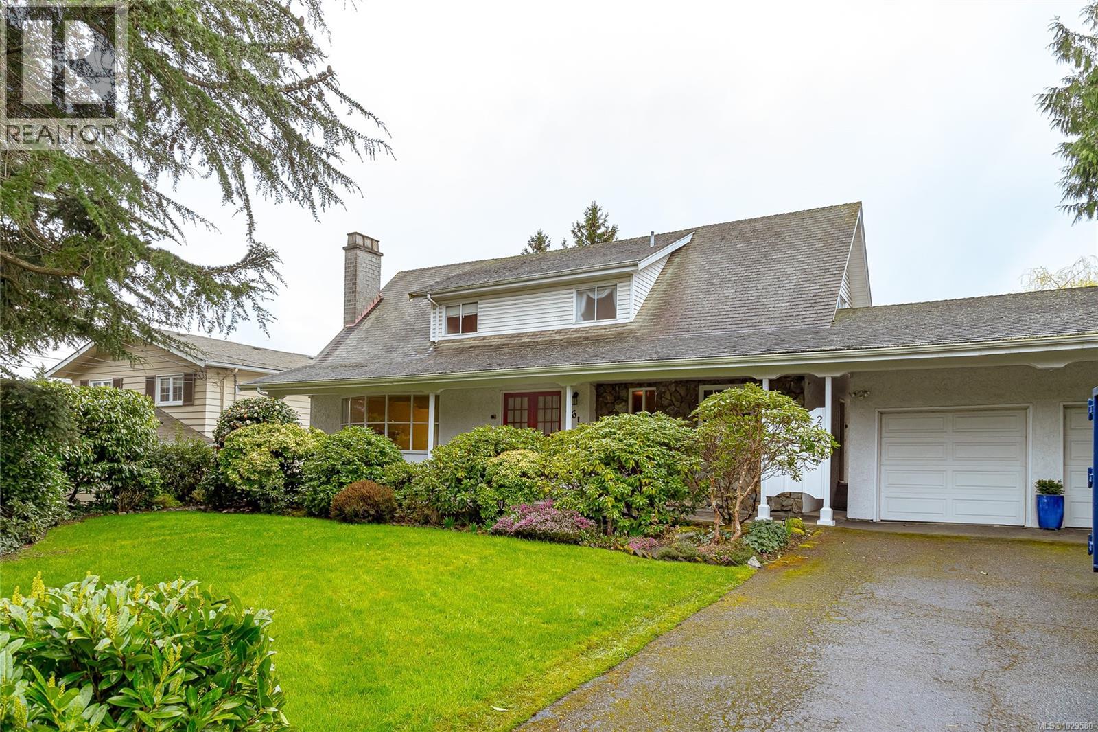 2615 Arbutus Road, Saanich