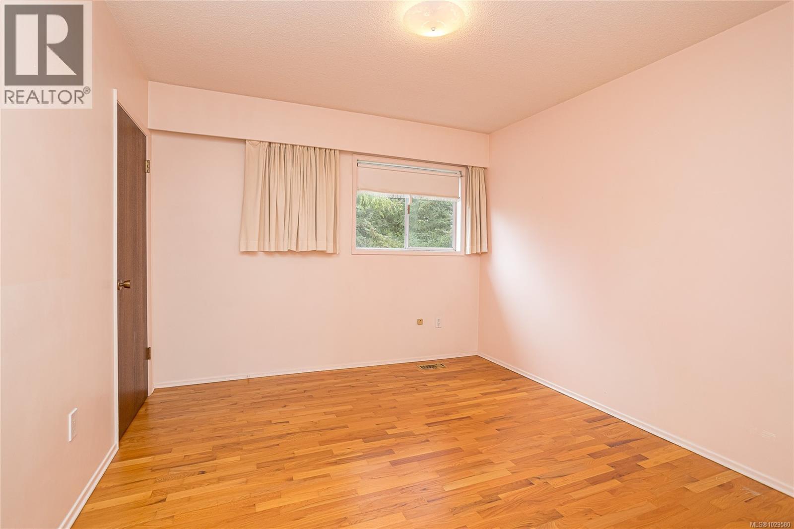  2615 Arbutus Road, Saanich