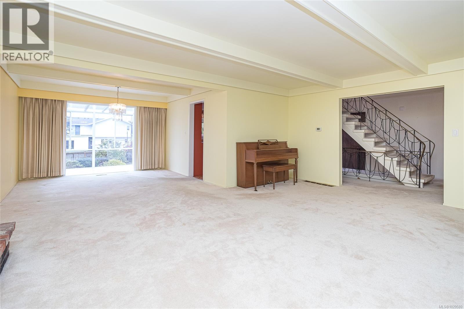  2615 Arbutus Road, Saanich