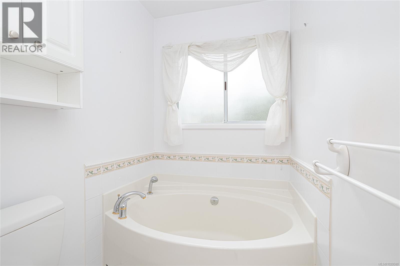  2615 Arbutus Road, Saanich