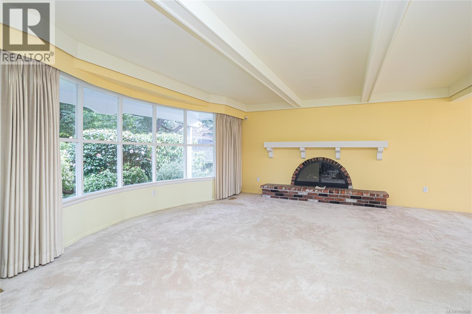  2615 Arbutus Road, Saanich