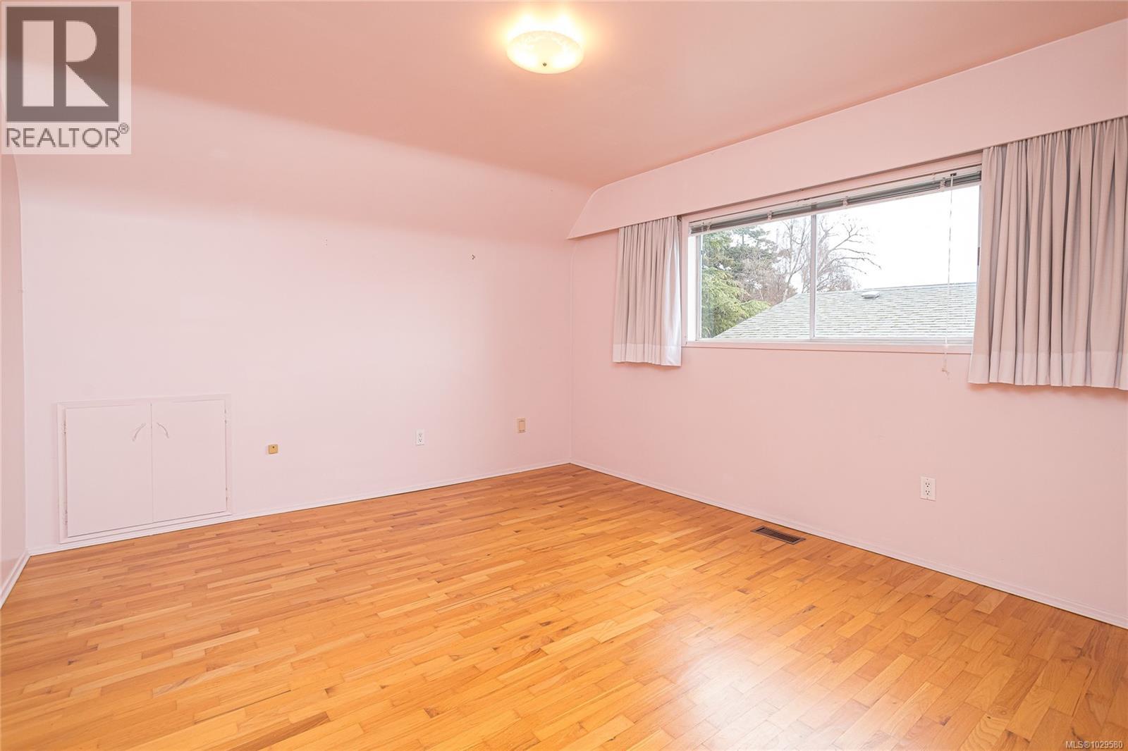  2615 Arbutus Road, Saanich