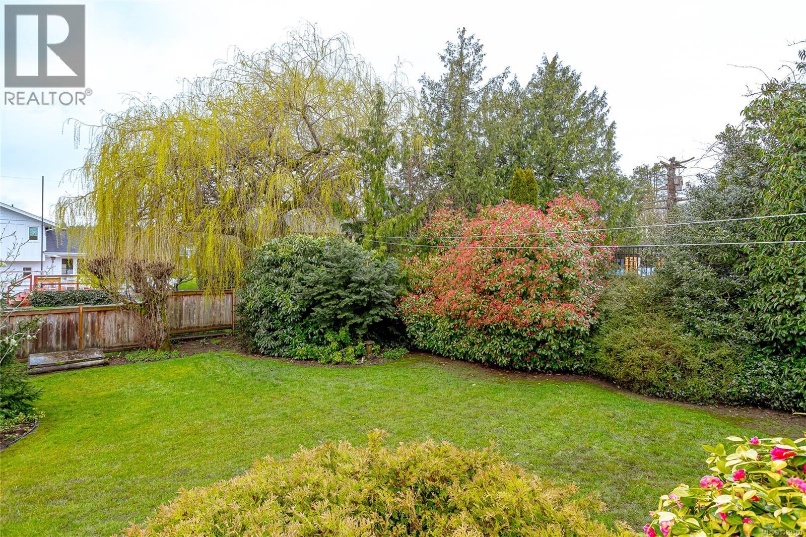  2615 Arbutus Road, Saanich