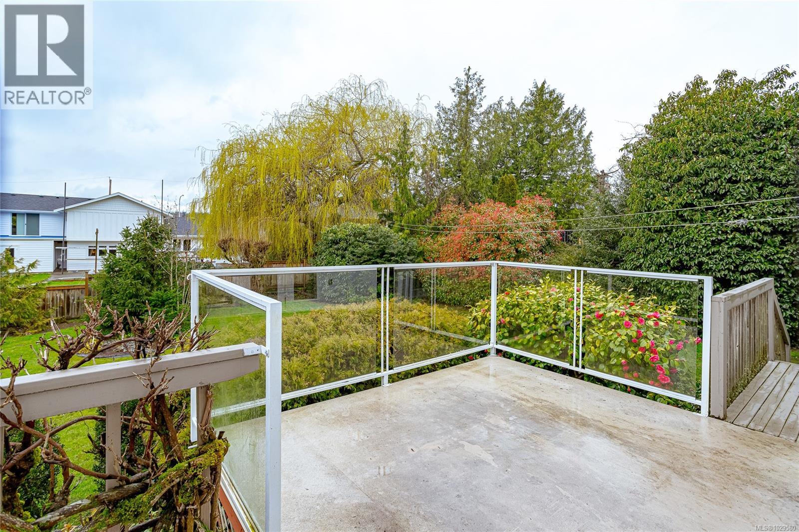  2615 Arbutus Road, Saanich