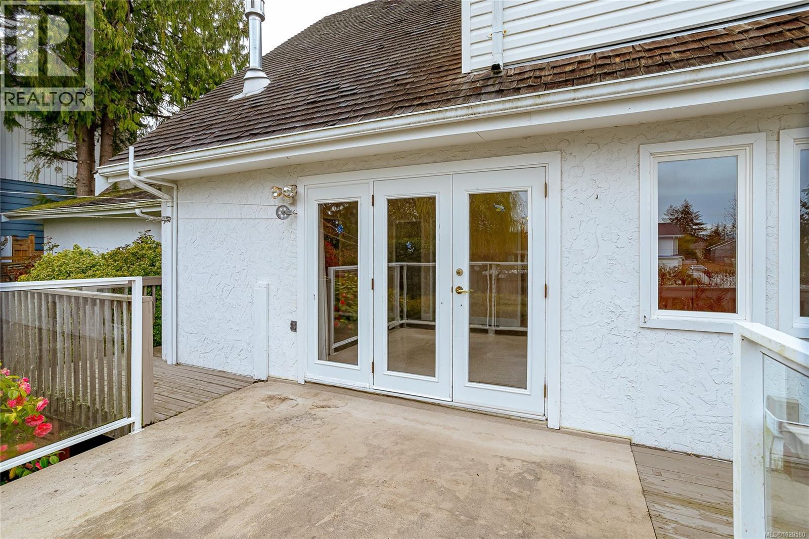  2615 Arbutus Road, Saanich