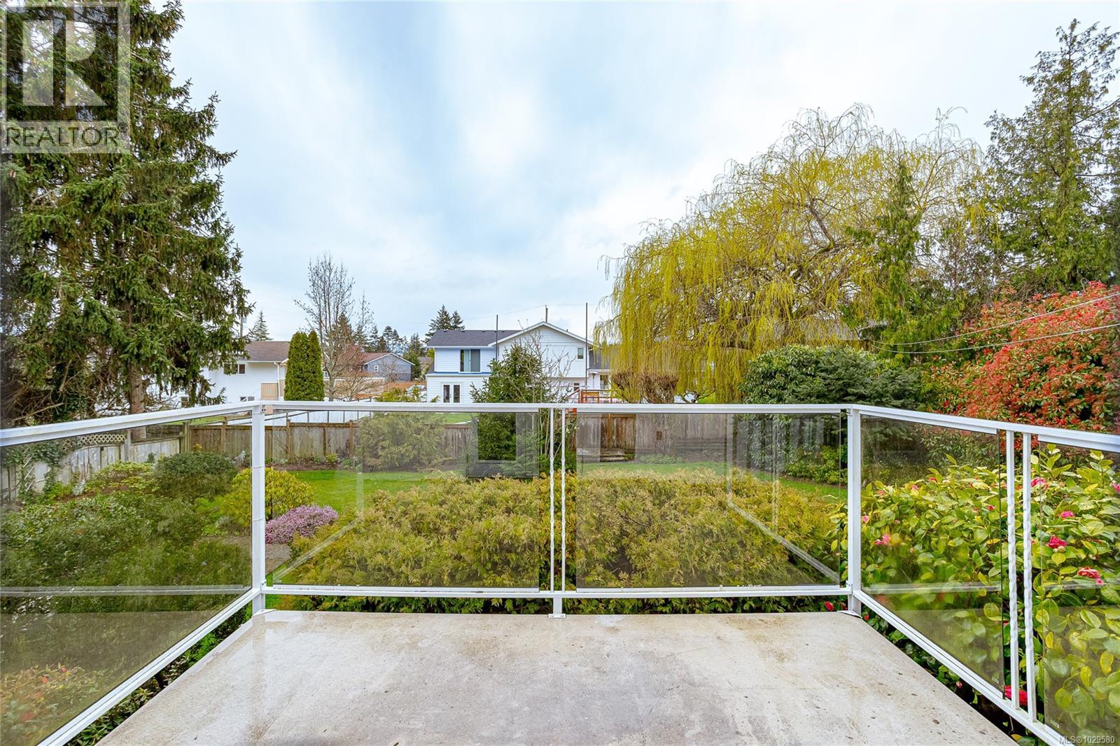  2615 Arbutus Road, Saanich